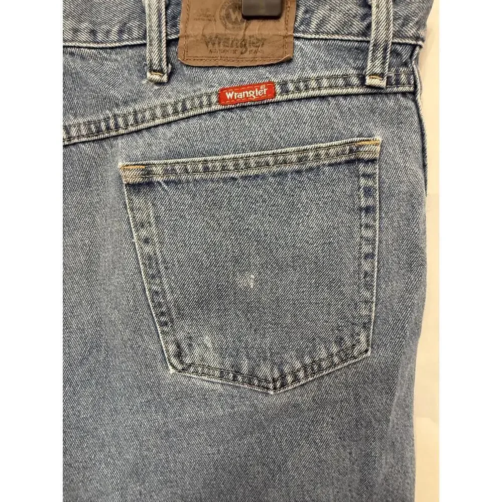 Wrangler Jeans Mens 40x30 Blue Straight Fit Denim Classic Casual 5 Pocket Style